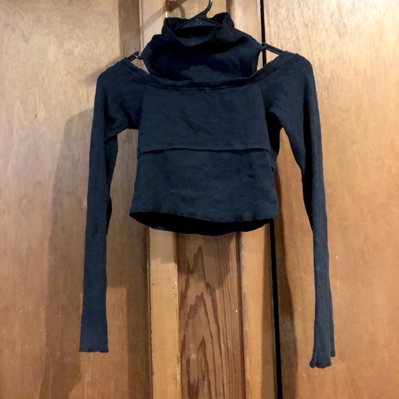 UO Knit Cold Shoulder Top - Picture 2 of 3